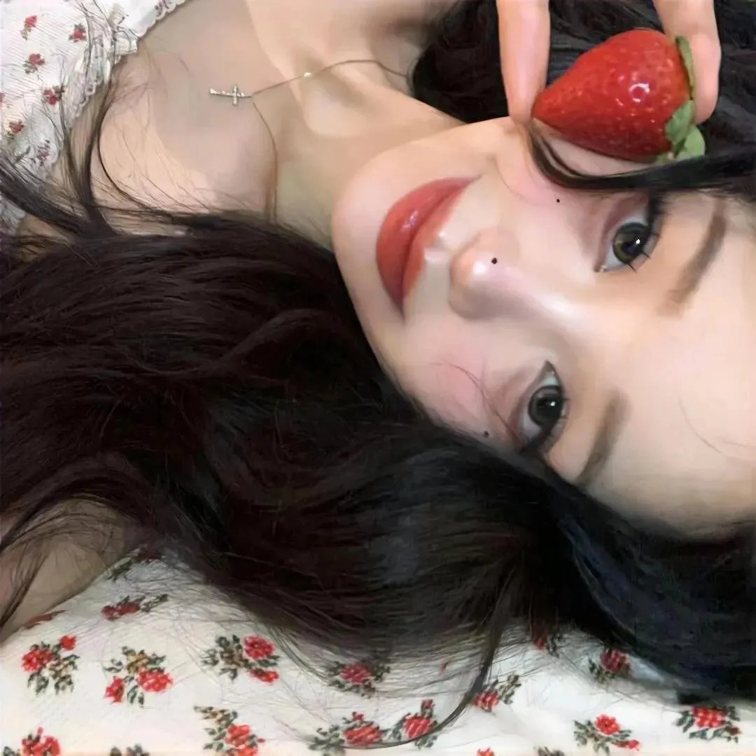 夜色中的她